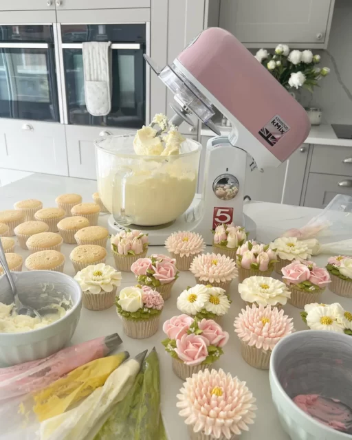 Floral Masterpieces in Cupcake Form: Kerry’s Bouqcakes